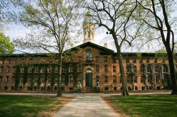 5 Compelling Reasons to Get a Degree from a Liberal Arts College