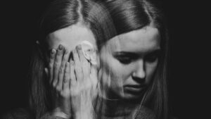 5 Signs and Symptoms of Bipolar Disorder: Are You Affected?