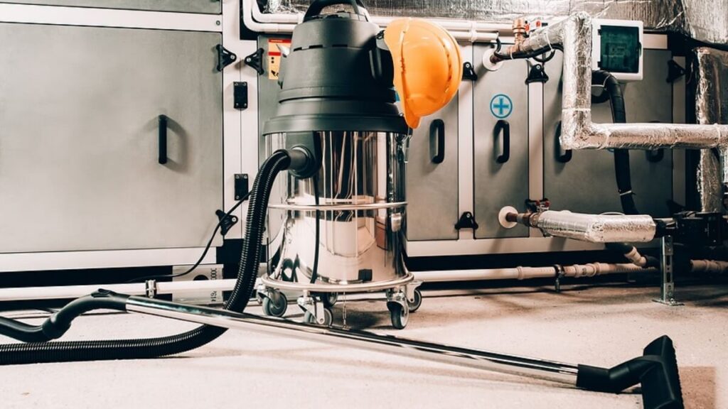 Industrial Cleaning Vacuum